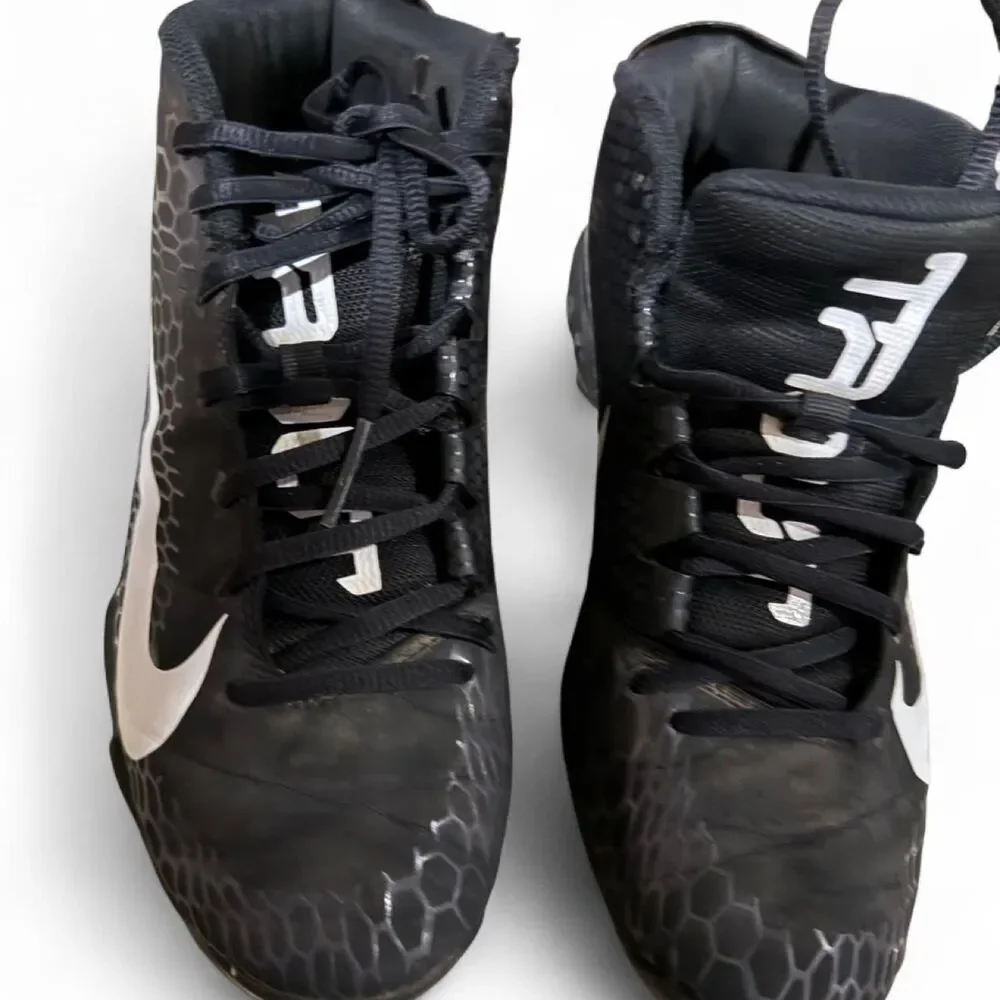 Nike Black Cleats Boy’s 6
